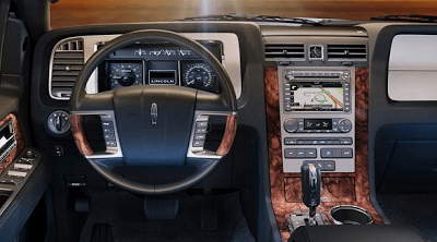 2013 Lincoln Navigator interior