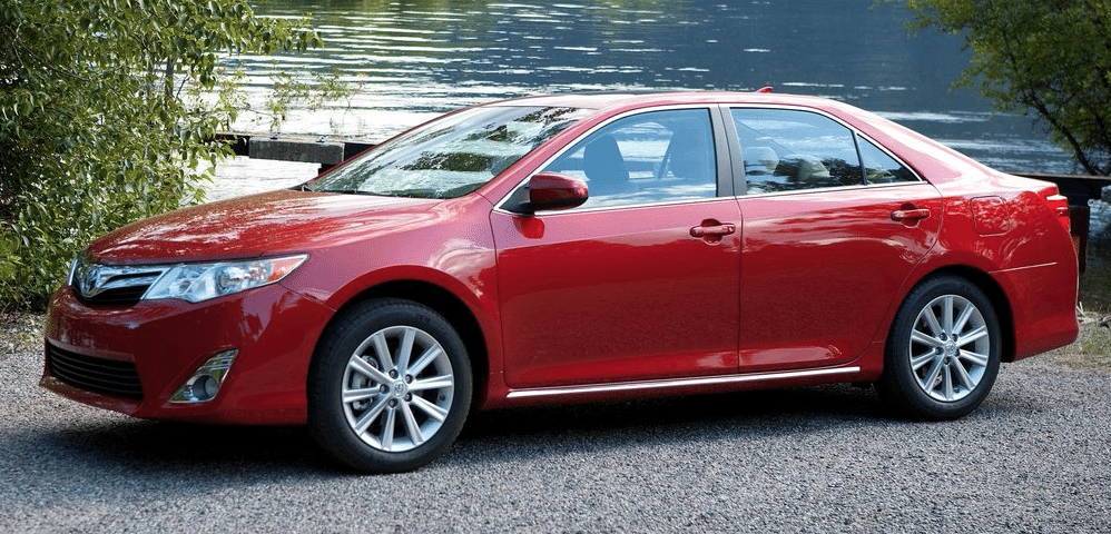 2013 Toyota Camry red