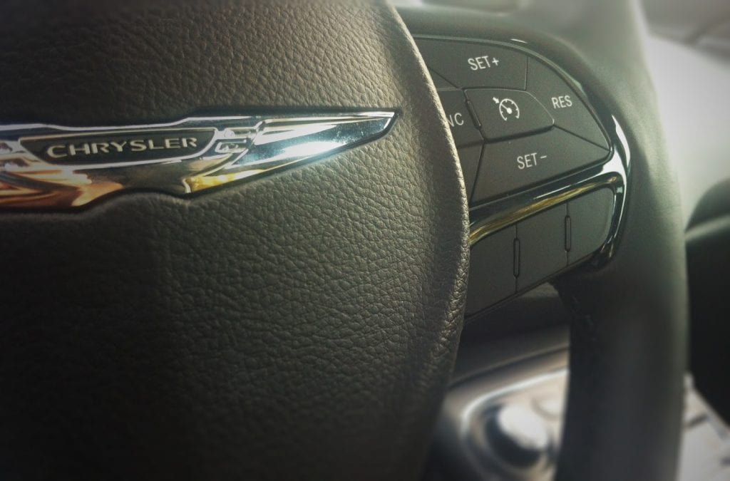 2015 Chrysler 200S steering wheel