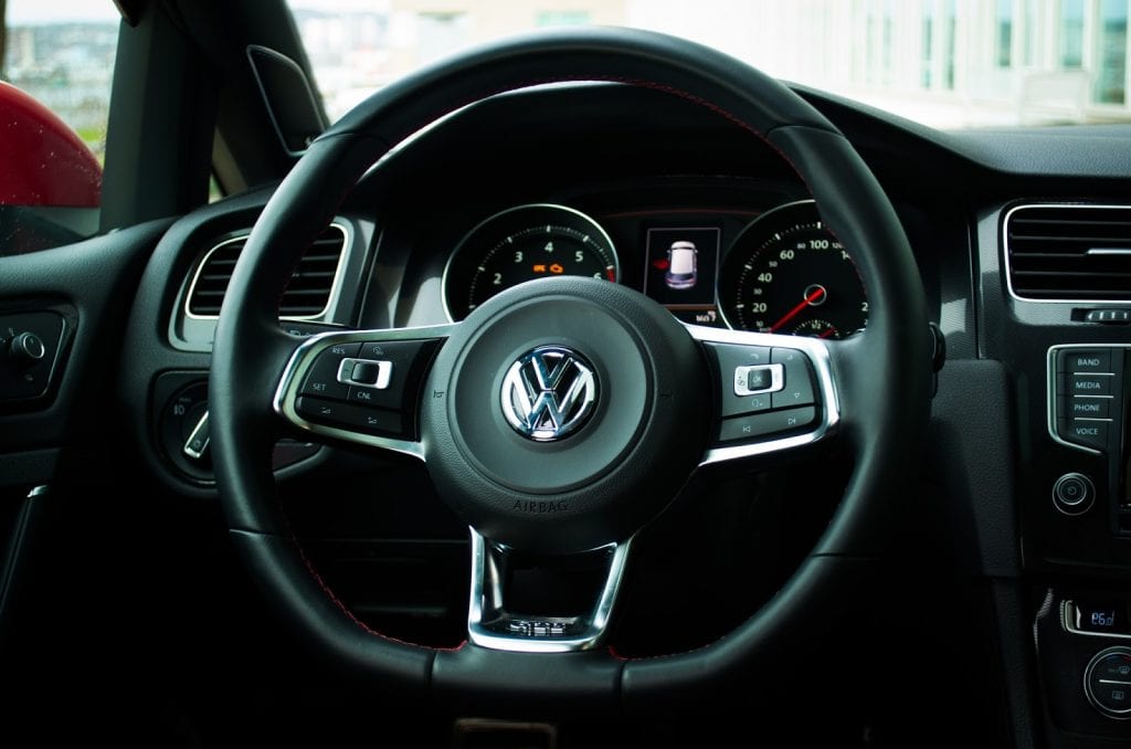 2015 Volkswagen Golf GTI steering wheel