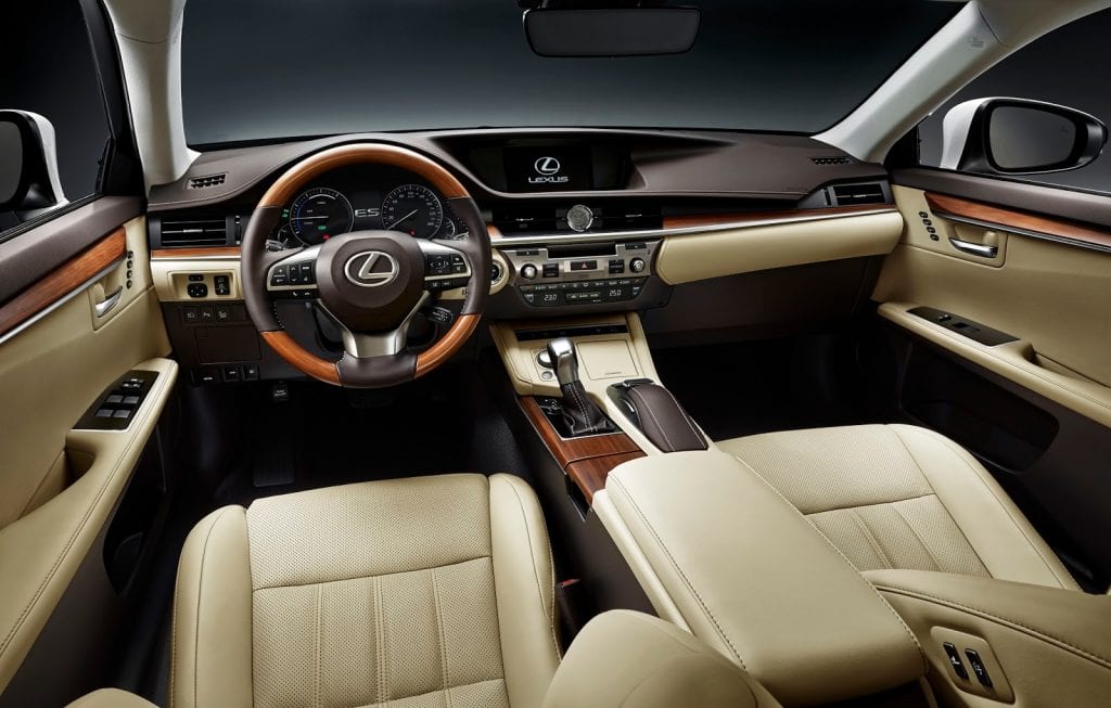 2016 Lexus ES interior