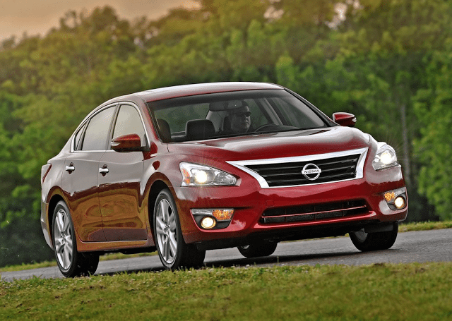 2013 Nissan Altima red sedan