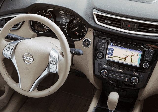 2014 Nissan Rogue interior