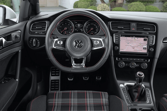 2015 Volkswagen Golf interior