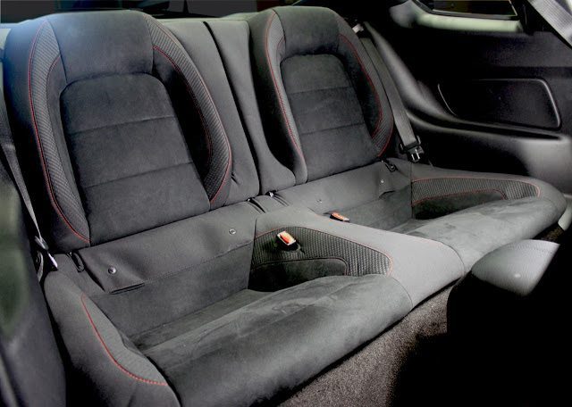 2016 Ford Mustang Shelby GT350R back seat