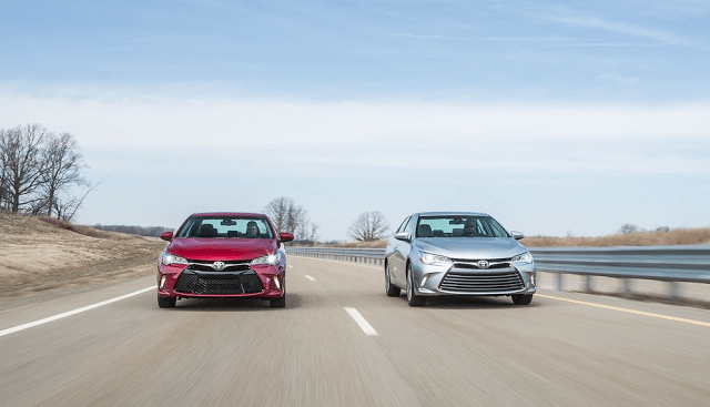 2015 Toyota Camry red and silver