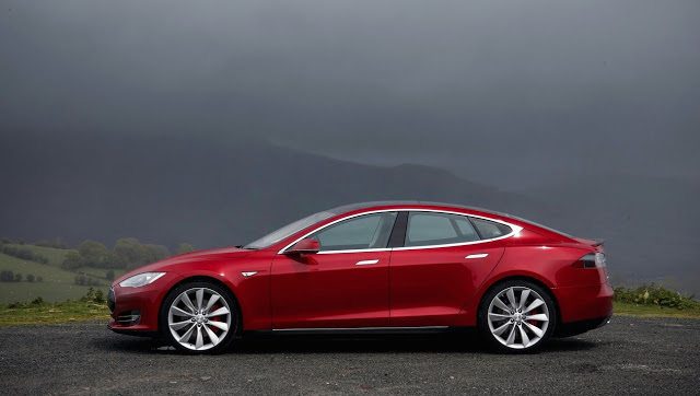 2016 Tesla Model S red
