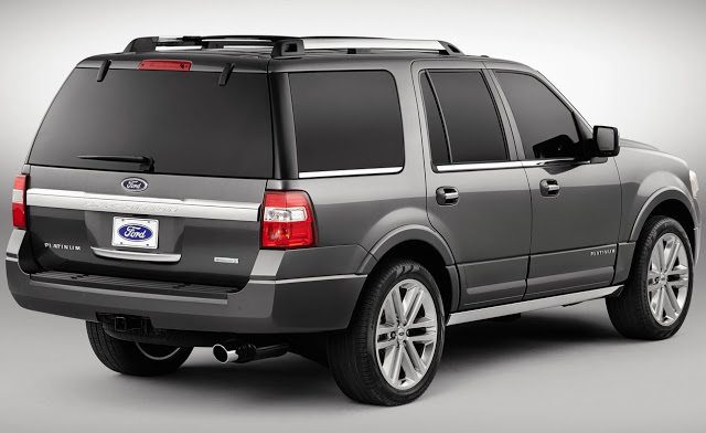 2015 Ford Expedition grey rear view
