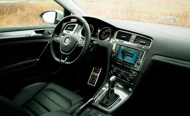 2017 Volkswagen Golf Alltrack interior