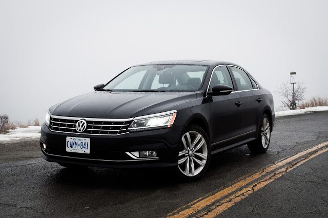 2017 Volkswagen Passat Highline V6 Urano Grey