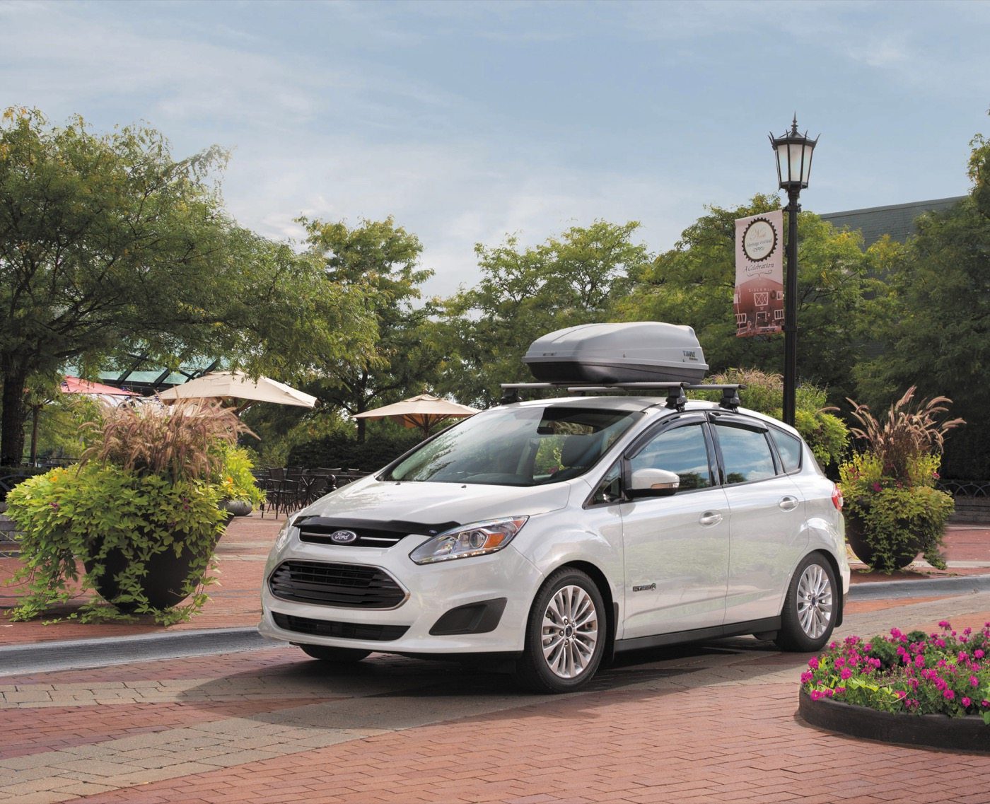 2017 Ford C-Max Hybrid - Image: Ford