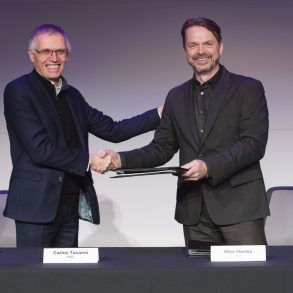 FCA and PSA Group sign deal
