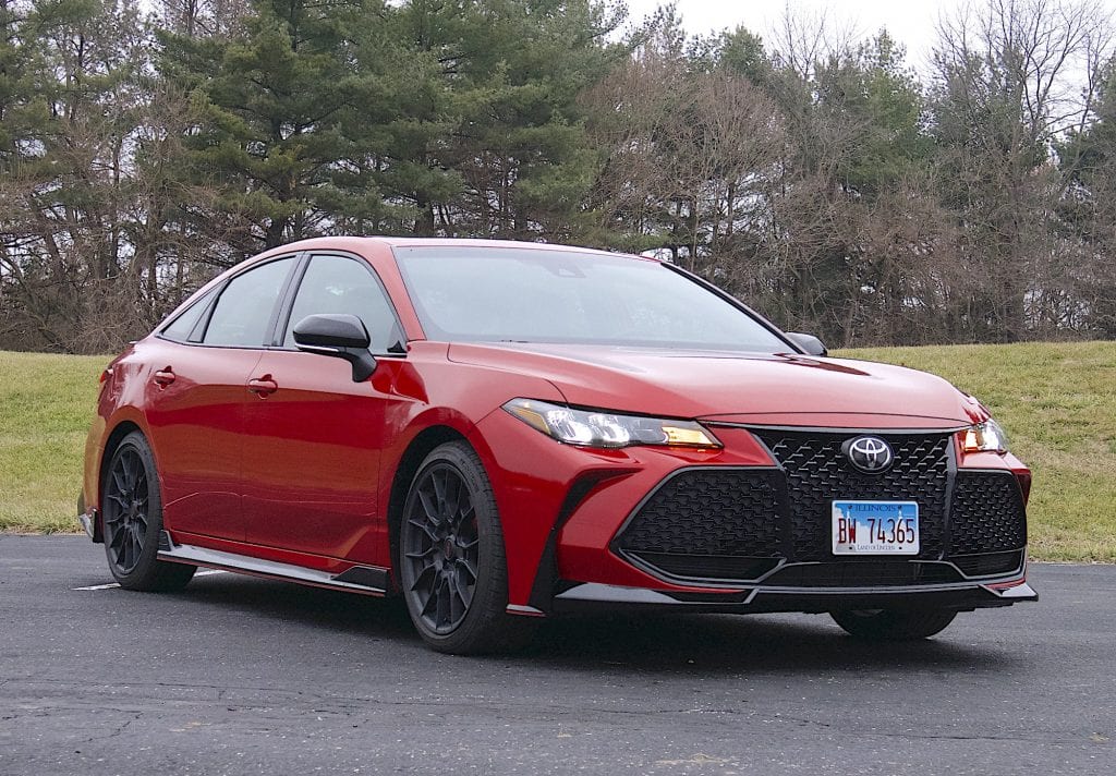 2020 toyota Avalon TRD front three quarter passenger side