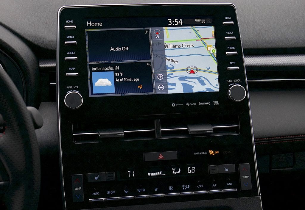 2020 toyota Avalon TRD touchscreen