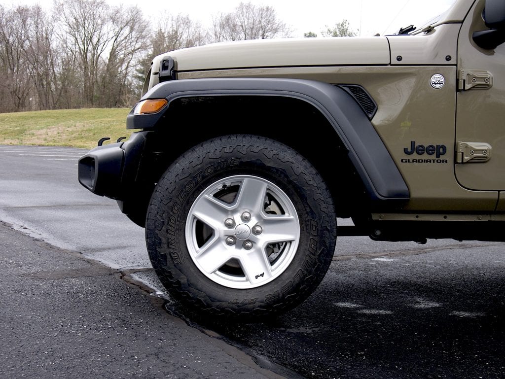 2020 Jeep Gladiator front fender