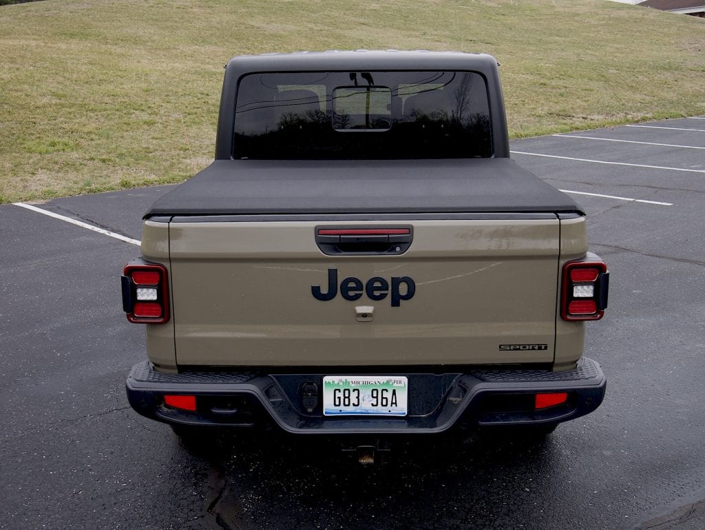 2020 Jeep Gladiator bed