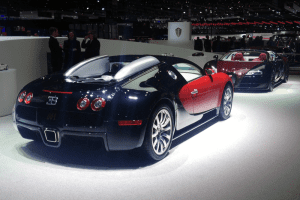 Bugatti_Veyron-001-and-La_Finale-450-Geneva_Auto_Show-2015
