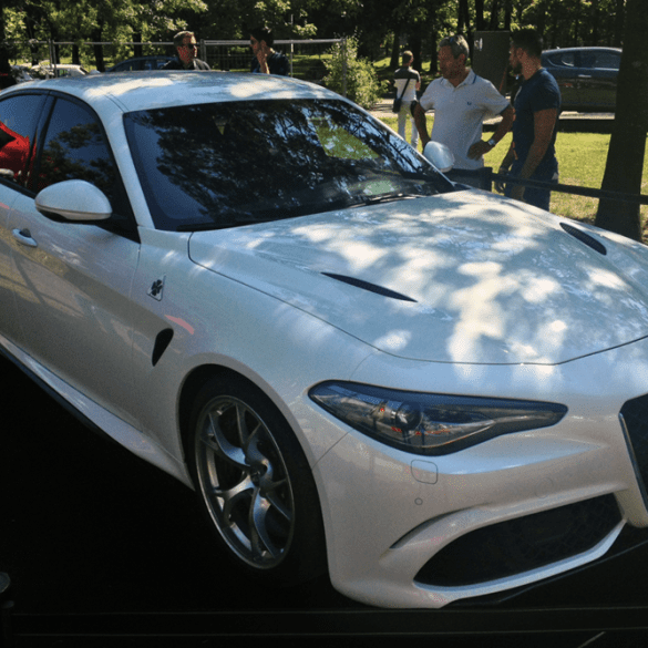 Alfa_Romeo_Giulia-right-front