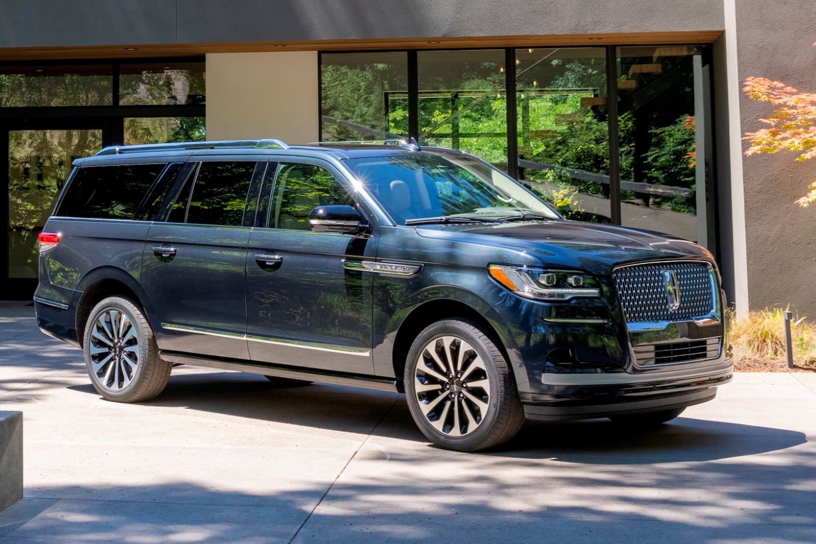front angled view of a blue 2023 Lincoln Navigator