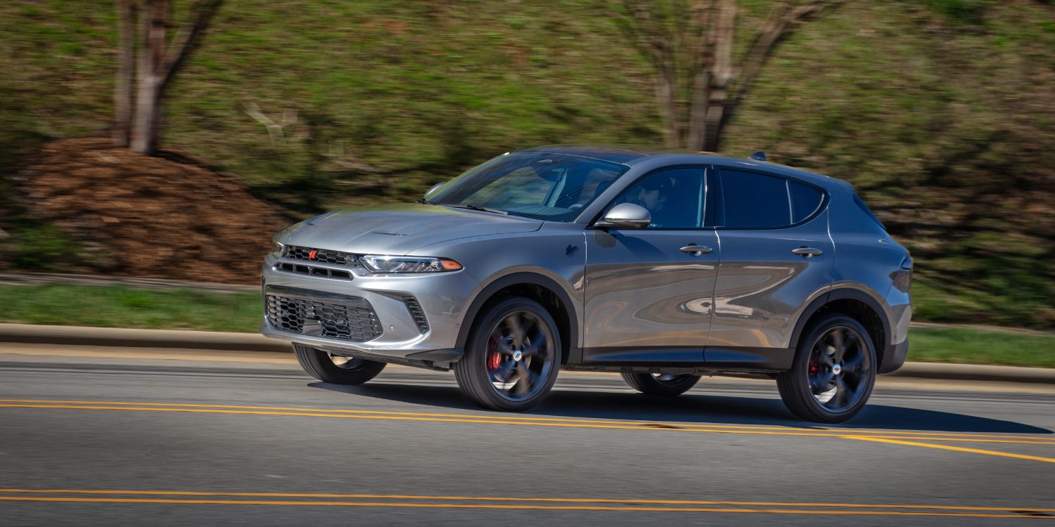 Side view of a 2023 grey Dodge Hornet
