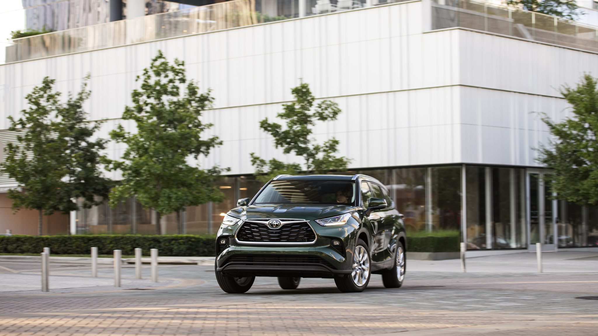 Front view of a 2023 green Toyota Highlander