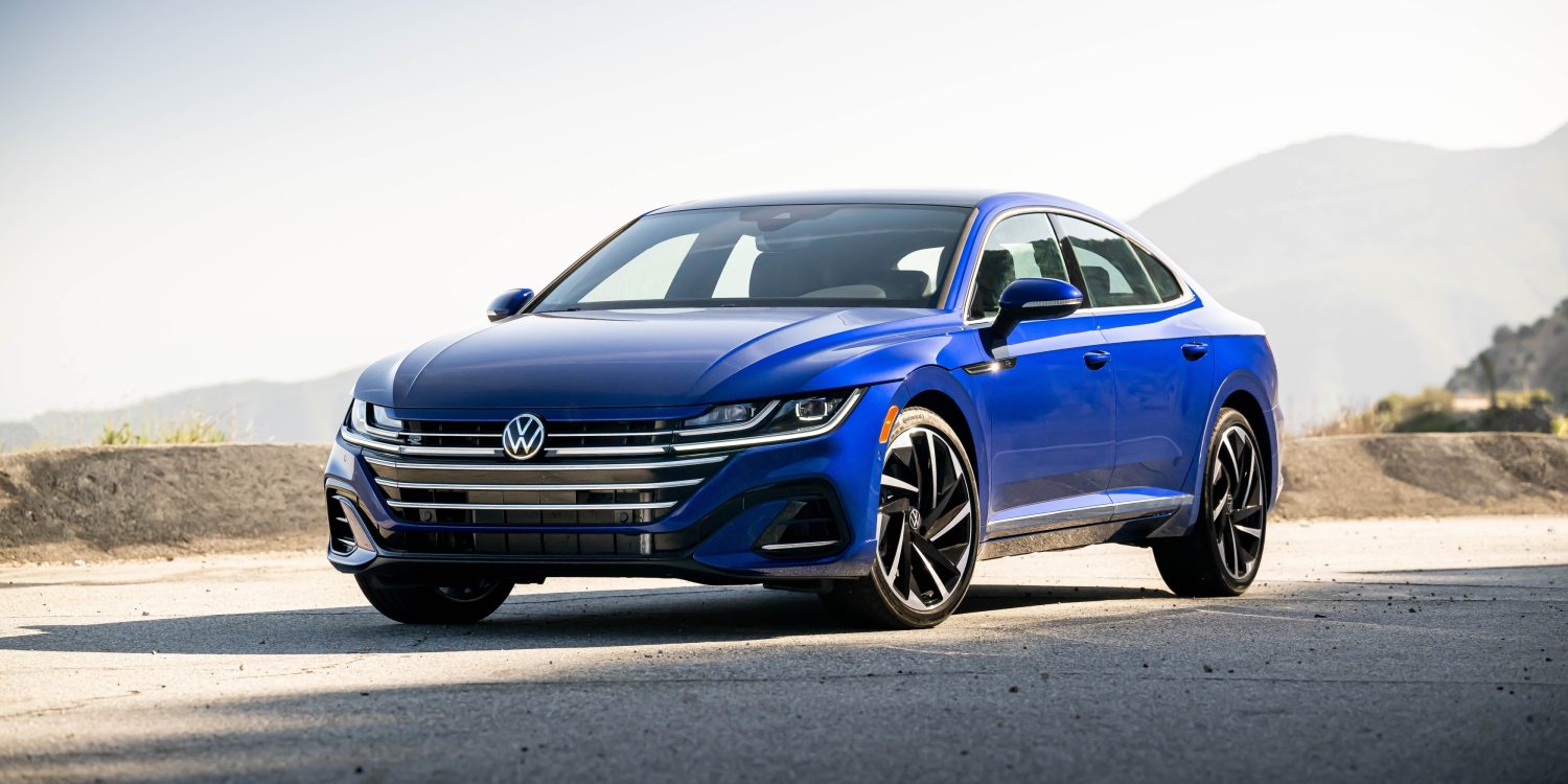 Three-quarter front view of a 2023 blue Volkswagen Arteon