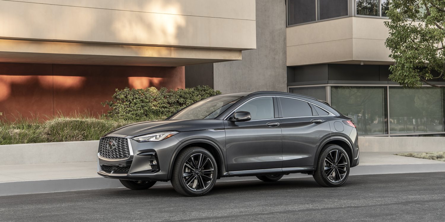 Side view of a 2023 gray Infiniti QX55