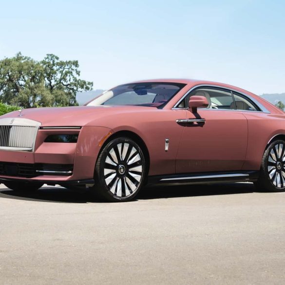 Front-angled view of a 2024 Rolls Royce Spectre