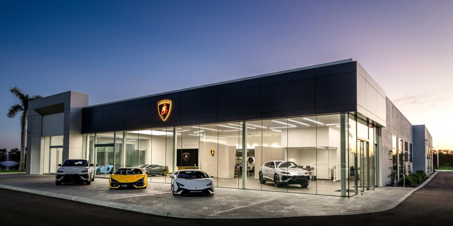 Lamborghini dealership in Naples Florida