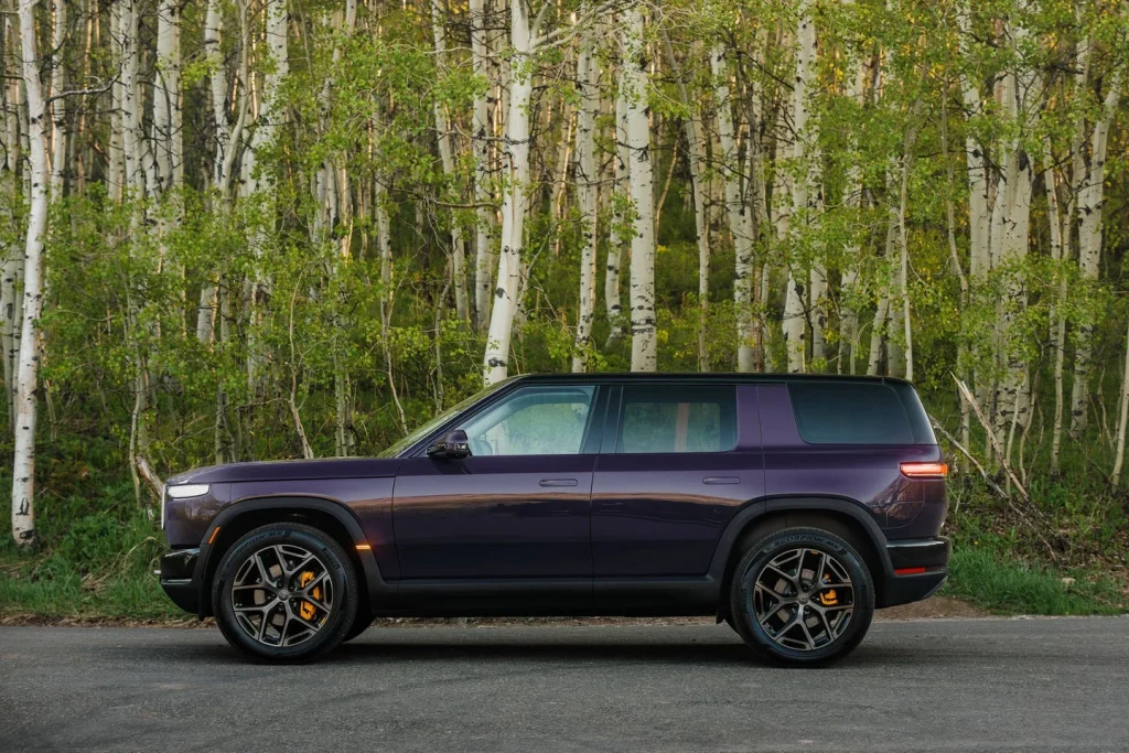Rivinan R2 Rivian R2 deliveries begin at $59,485, no tax credit